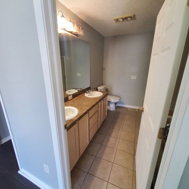 2643 Wyndgate Ct Unit 2643 WYNDGATE COURT
