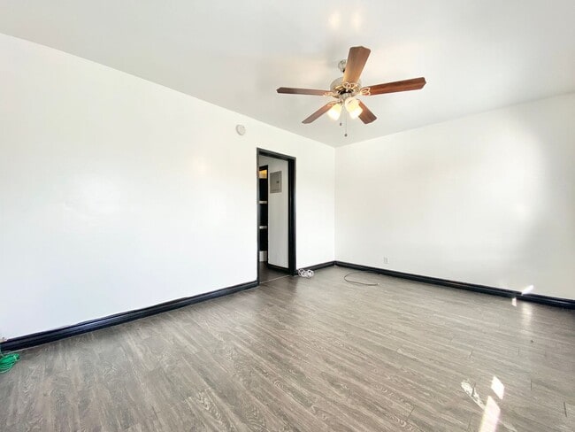 Photo - Gateway Glendale