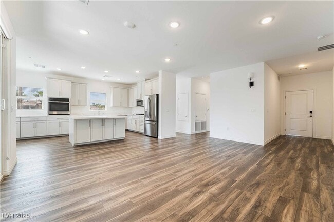 Building Photo - 2555 Hampton Rd Unit 10202 Rental