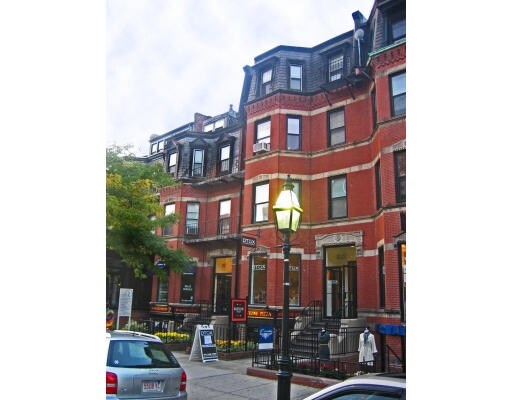 Foto principal - 227 Newbury St