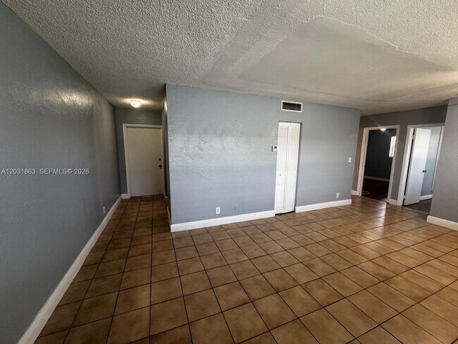 Photo - 4061 N Dixie Hwy Unit 28
