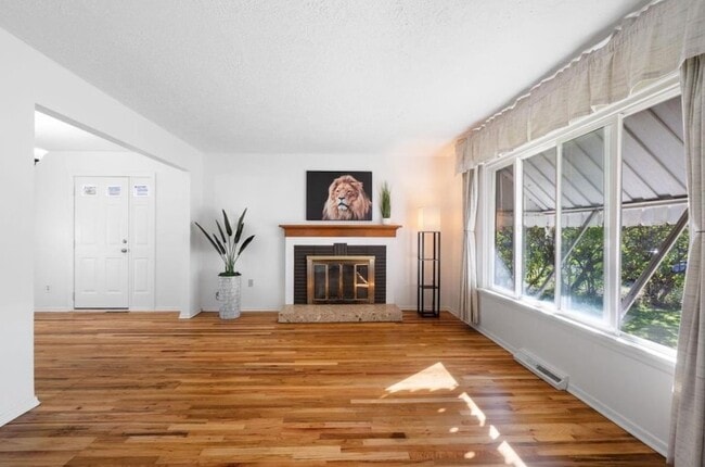 Photo - 603 E Columbia Ave