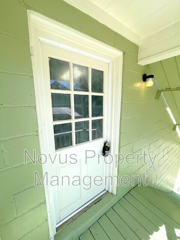 Photo - 107 Parson St Unit B