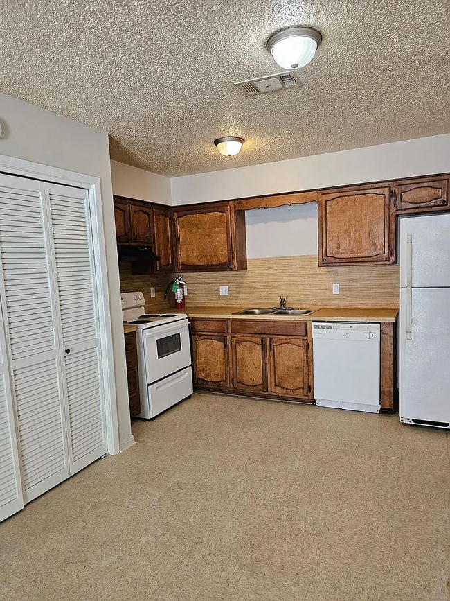 Photo - 44176 Simpson Pl Unit B