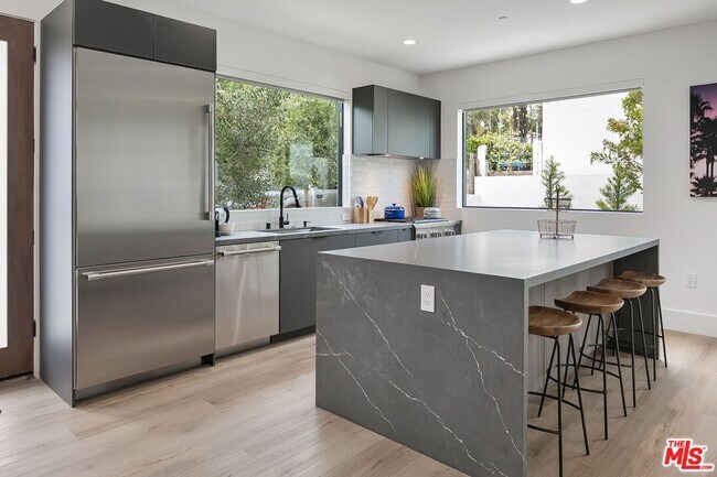 Photo - 1236 N Spaulding Ave Unidad 3