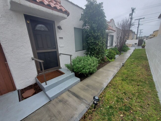 Photo - 2623 S Alma St Apartment Unit 2623
