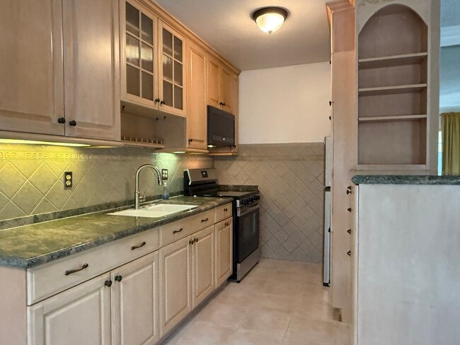 Photo - 250 Linden Ave Unit 208