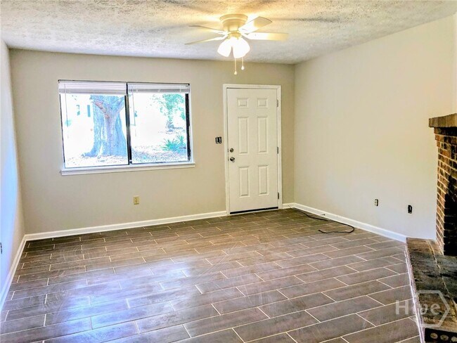 Photo - 410 Lexington Heights