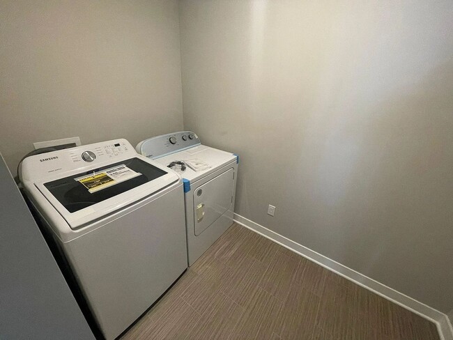 Photo - 17195 Seaboard Pl