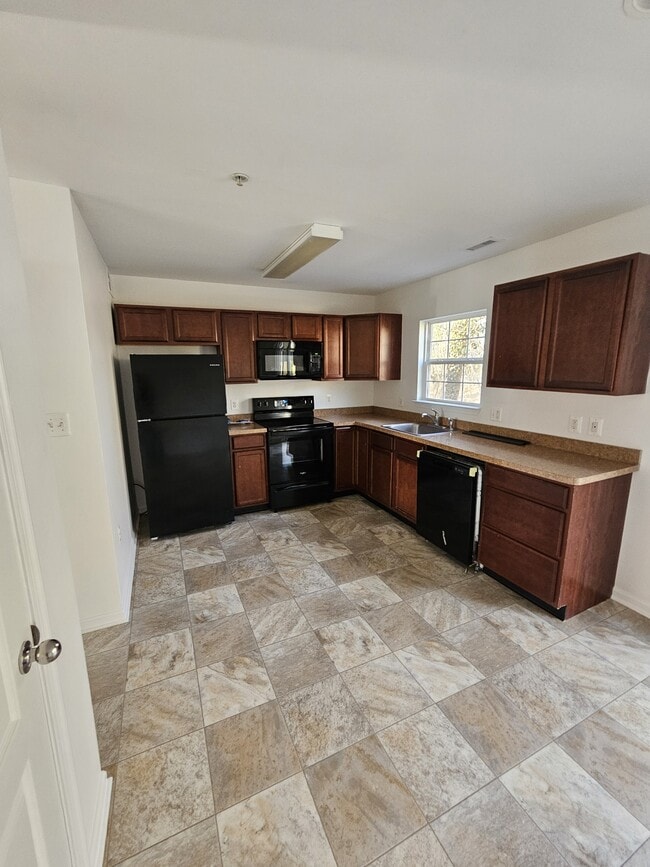 Photo - 106 Johnstown Ln