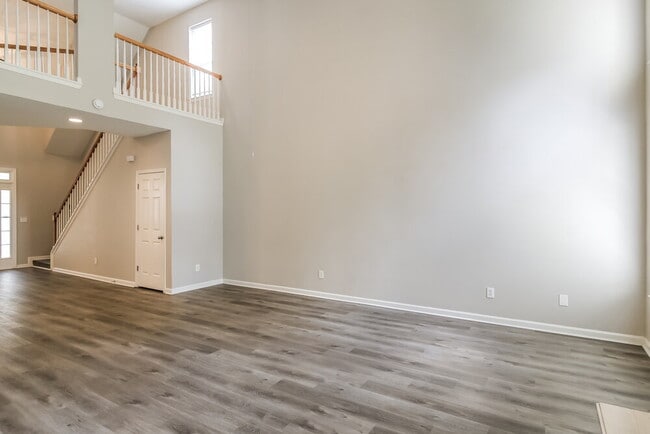 Photo - 7601 Hilltop Way