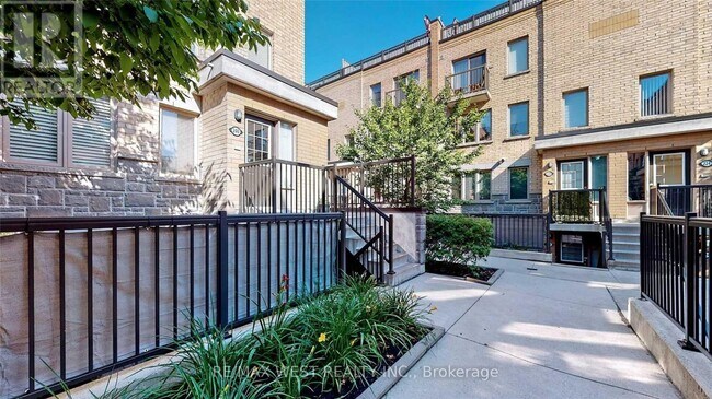 Photo - 10 Foundry Ave