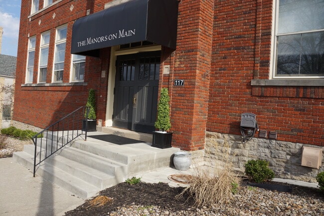 Manors On Main