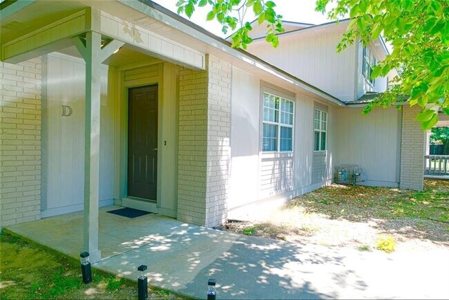 Photo - 106 NW Park St