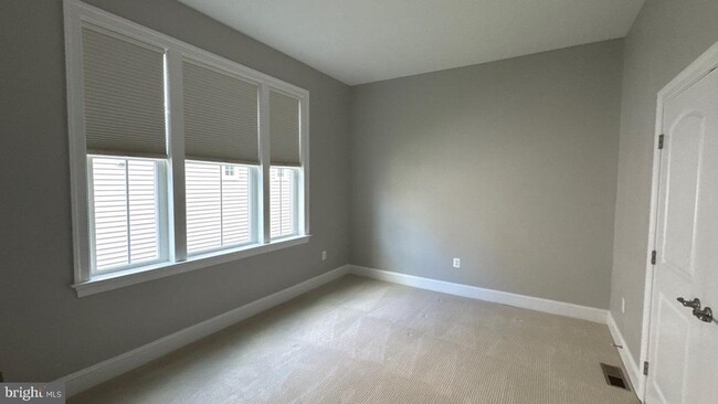 Photo - 2988 Levee Dr