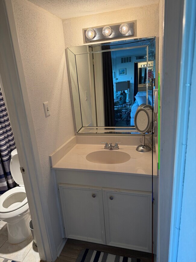 104 Yacht Club Ln Unit 104