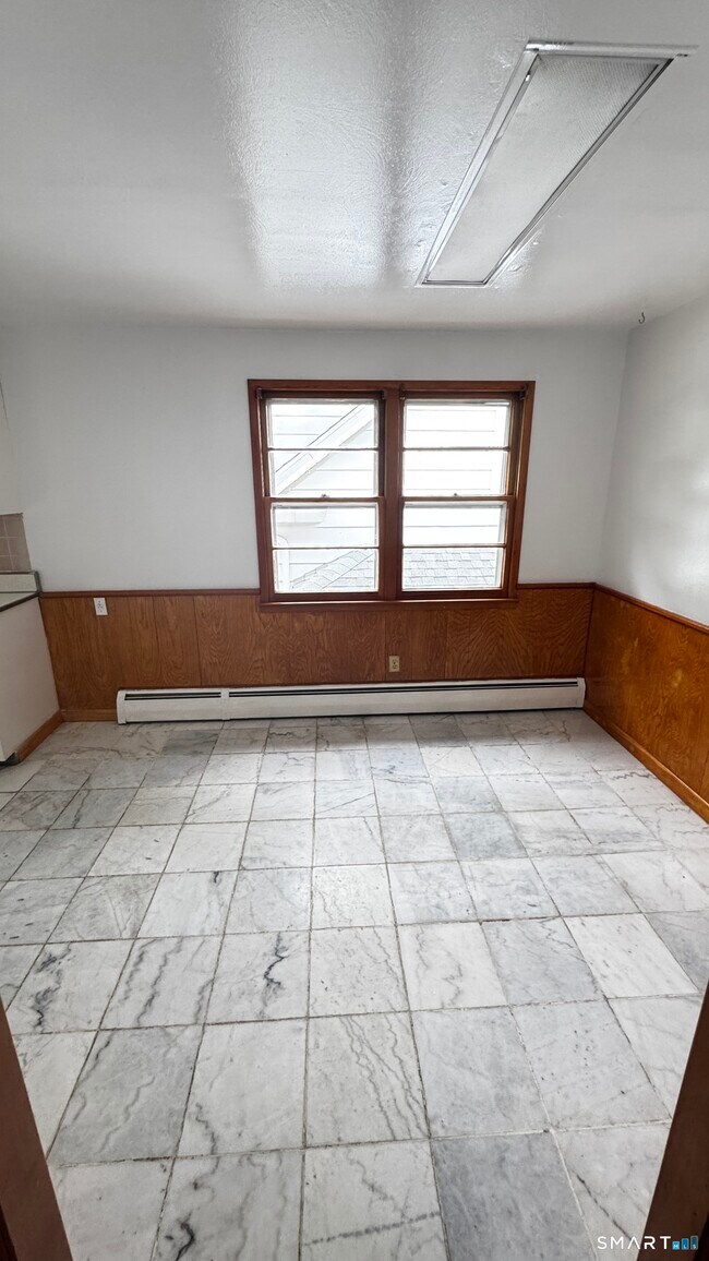 Photo - 156 Putnam Ave