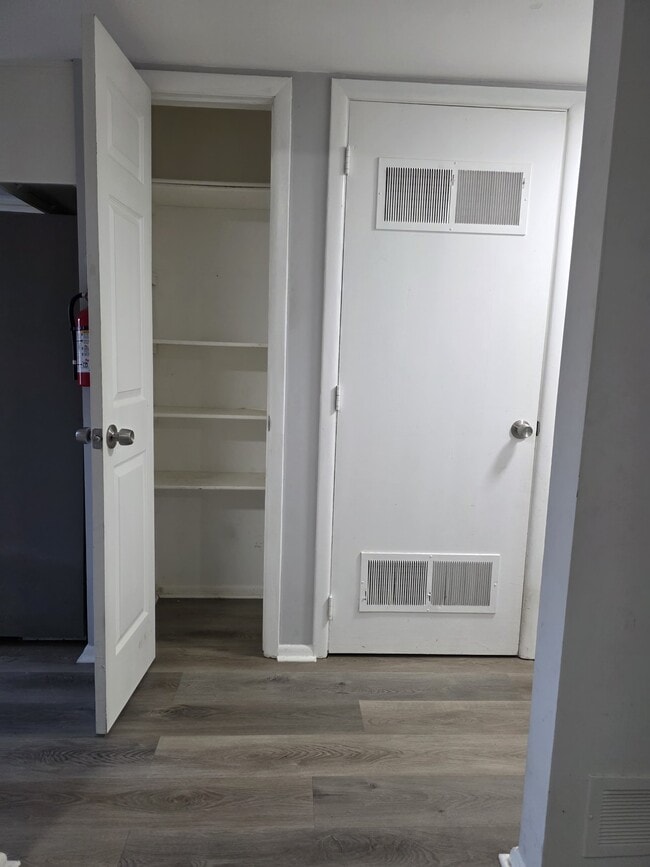 Photo - 122 Chelsea Cir