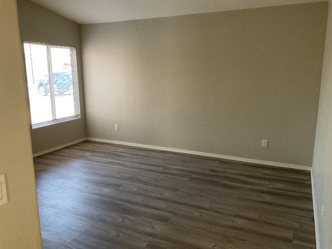 Photo - 13001 N Cesar Chavez Dr