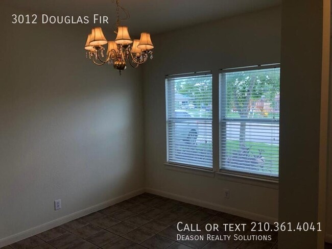 Photo - 3012 Douglas Fir Dr