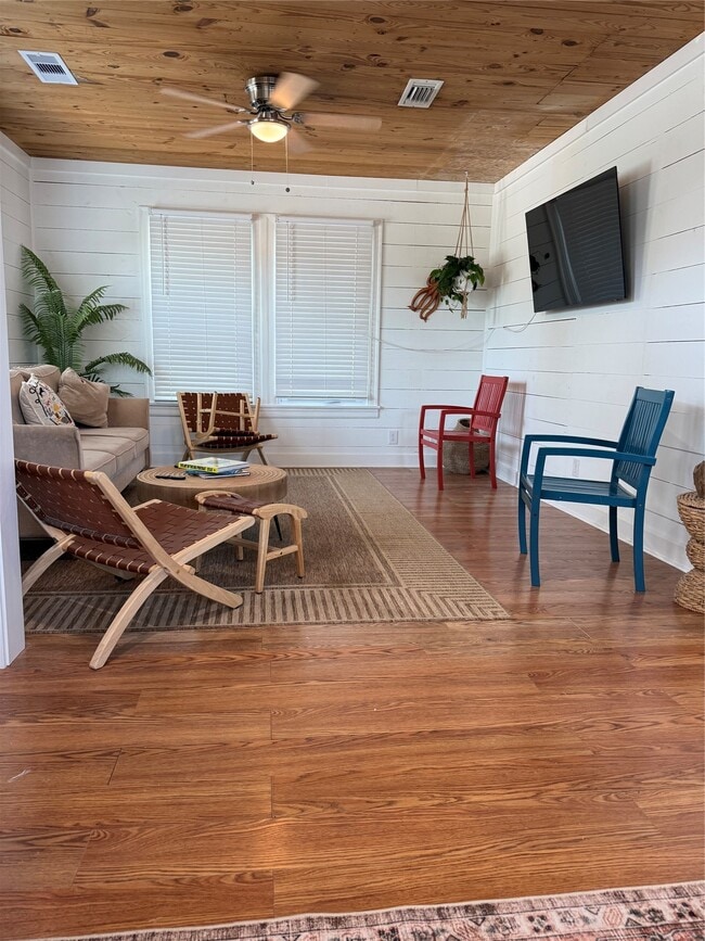 5018 Avenue R 1/2