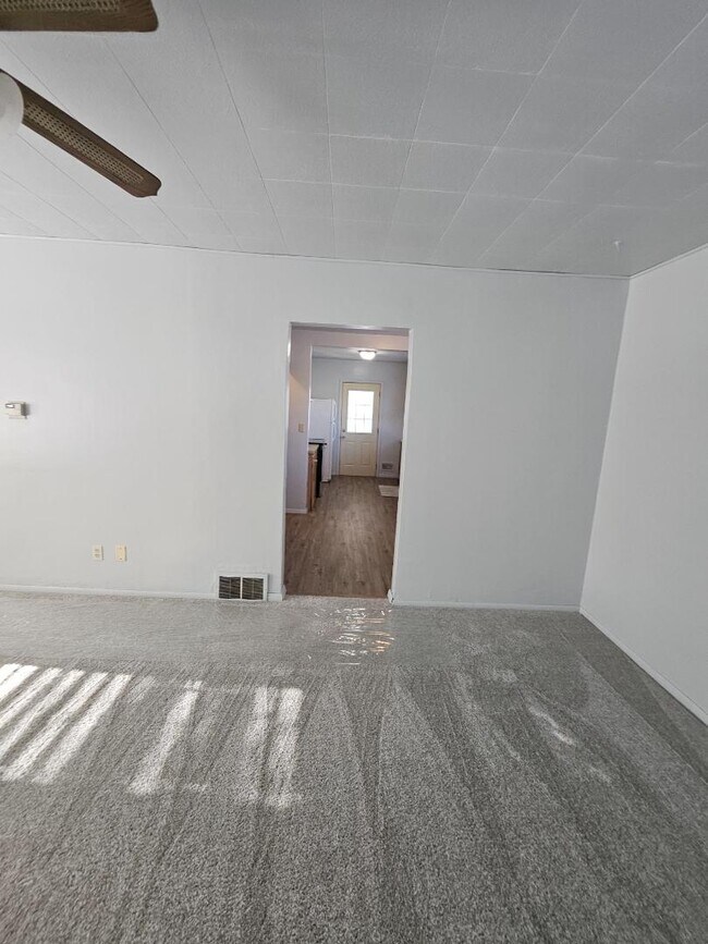 Photo - 370 Ahnaip St