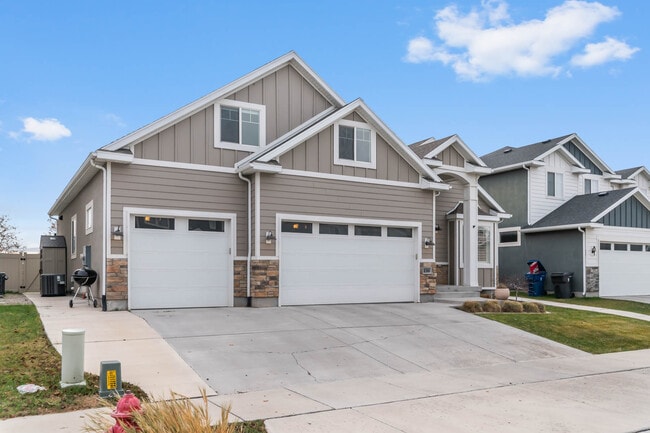 Photo - 196 E Water Ln