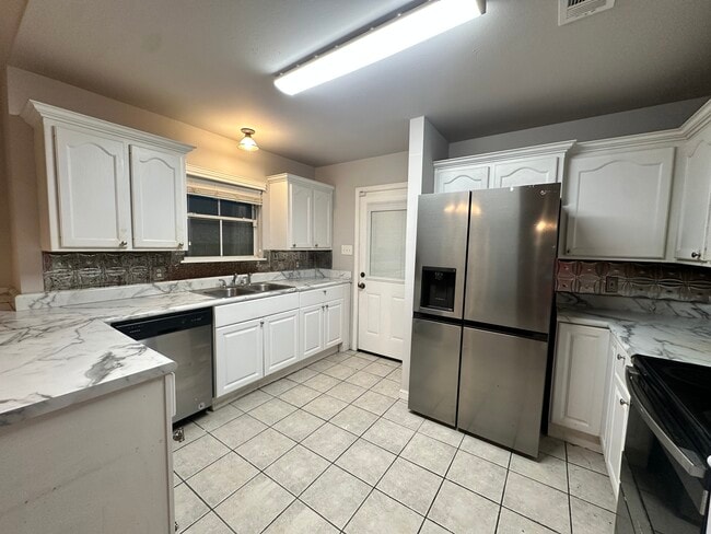 Photo - 131 Carolyn Ave