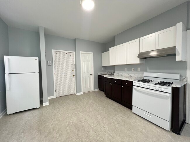 Photo - 235 Avenue E Apartamentos Unidad 3F