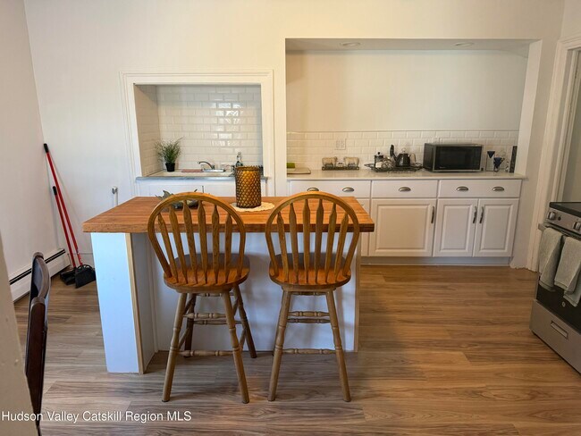 Photo - 129 Main St