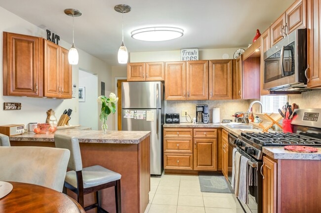 Royal Court Apartments, LLC