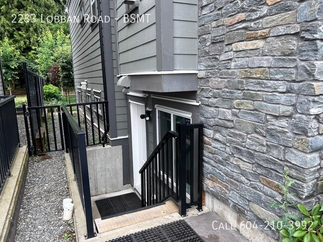 Building Photo - Suite in a Great Neighbourhood Unit BSMT