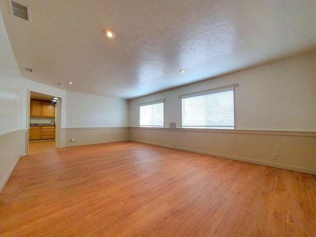 Photo - Mollison Duplex Unit A