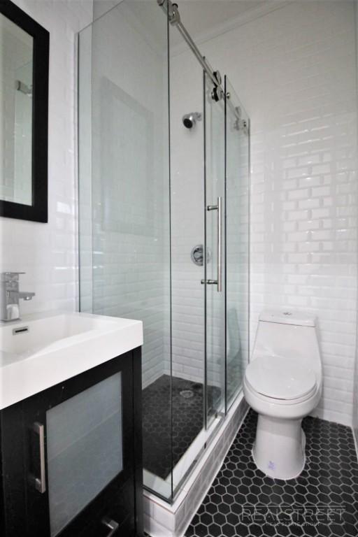 Photo - Stunning Modern Studio w Full Amenities Unit 2F