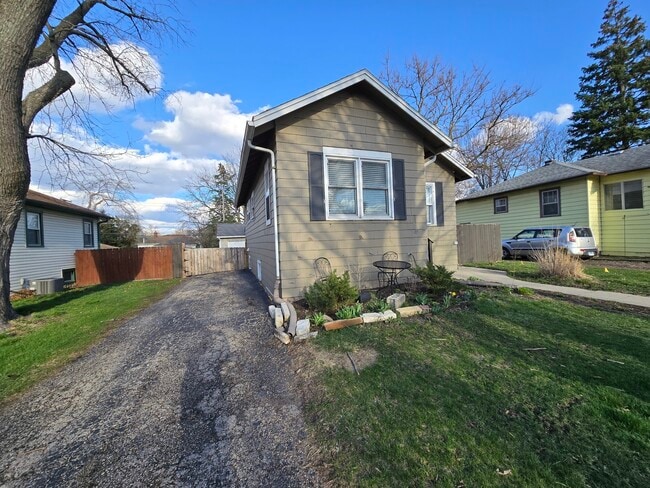 Photo - 185 Pick Ave