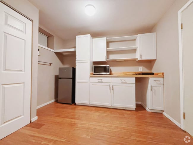 Building Photo - 915 6th Ave N Rental