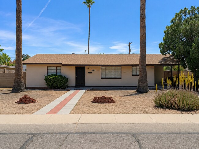 Photo - Open house 7/17/26 Open from 4:30 - 5:30PM- RENT REDUCTION!  WALK TO - ASU AREA .  Remodeled 5 Be...