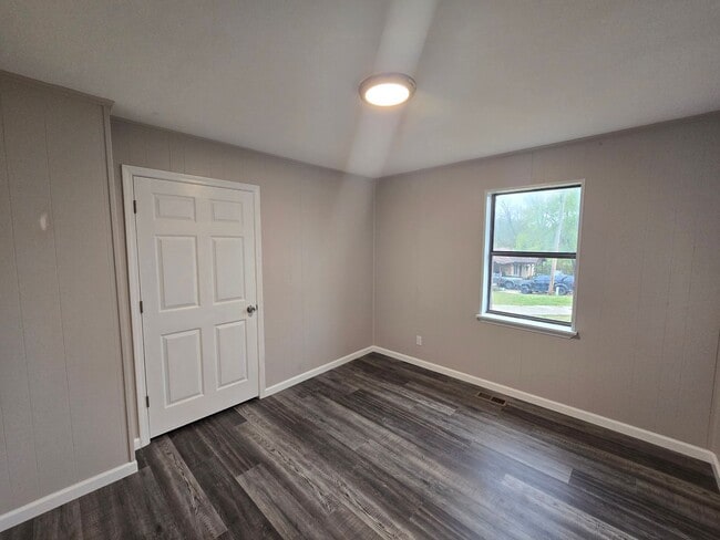 Photo - 4 Bed/ 1.5 Bath in Batesville