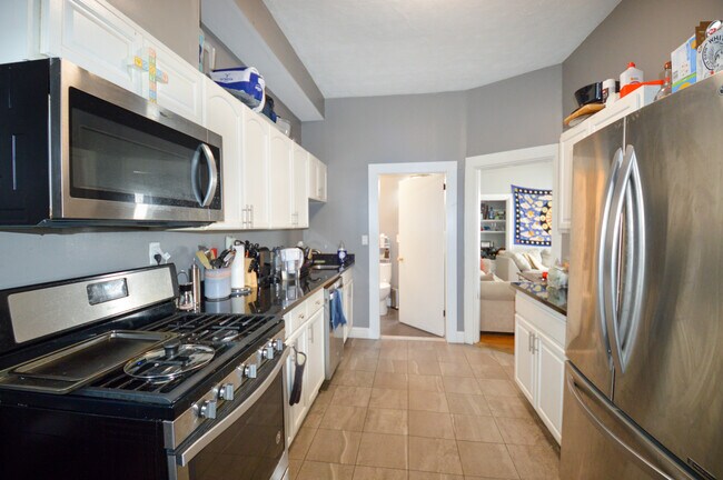 Photo - 85 Surrey St