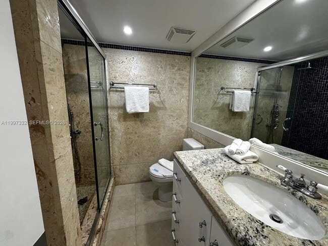 Photo - 5225 Collins Ave Unit 614