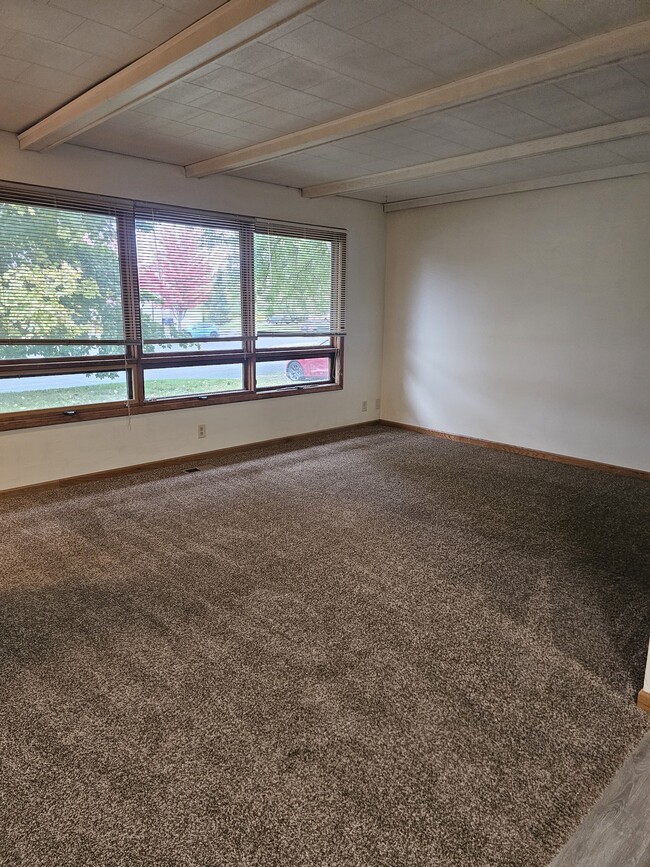 Photo - 132 E Pomeroy St
