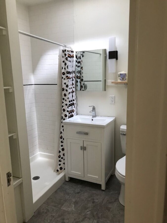 Photo - C17 Honeybee Bldg MDB III Unidad C