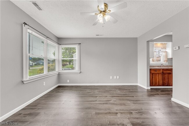 Photo - 15922 Eleanore Dr