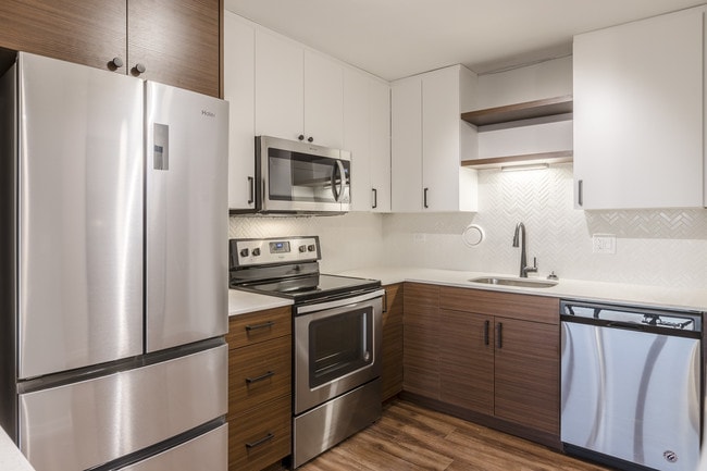 Park Michigan Renovated Unit - Kitchen - Park Michigan - 1212 S Michigan Ave