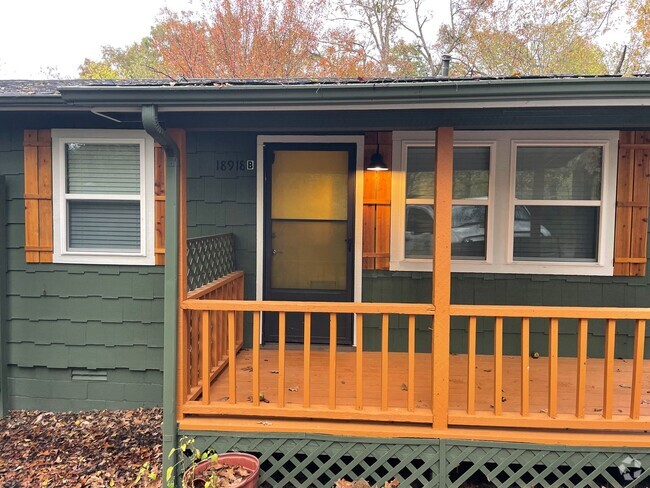Building Photo - Shoreline Duplex Unit B Rental