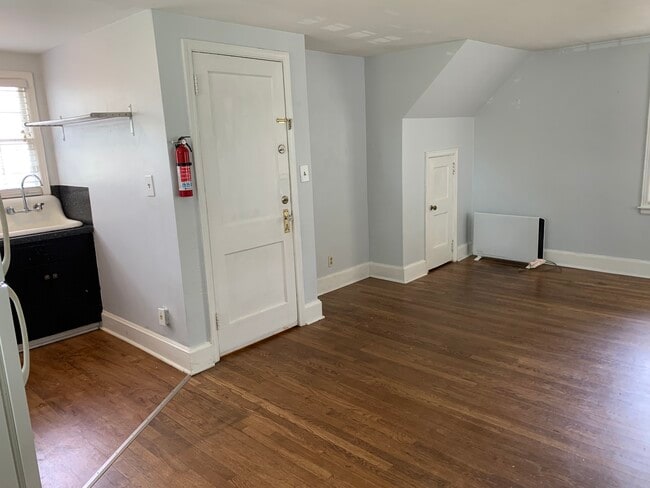 Photo - 330 1/2 North White Street Unit Apt. B (upstairs)