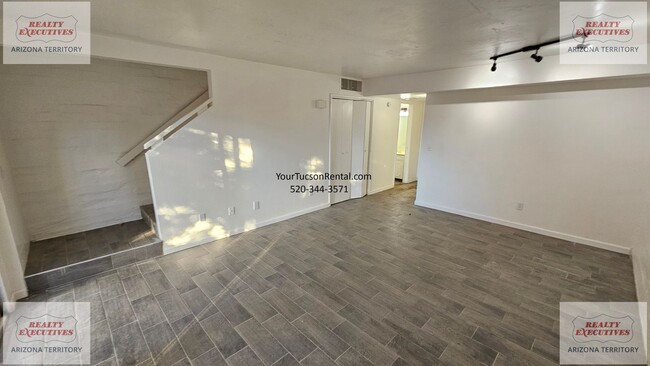 Building Photo - Fort Lowell & Campbell area Condo - 2 Bedrooms & 1.5 Bathrooms