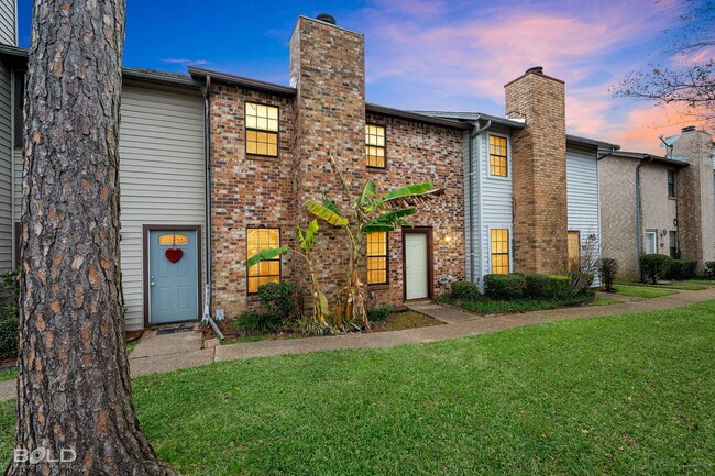Building Photo - Check Out this 3 bed 2.5 bath in Benton Rental