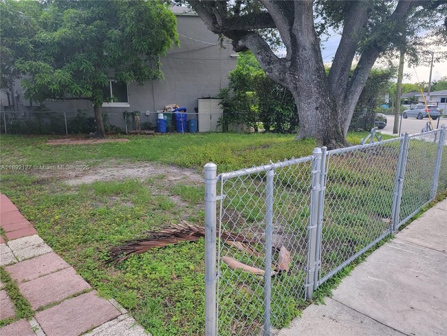 Photo - 2452 SW 5th St Unidad 2452
