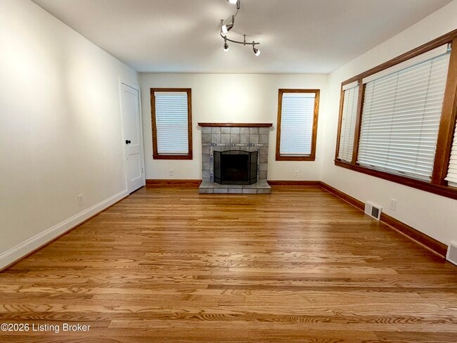 Photo - 2219 Woodbourne Ave